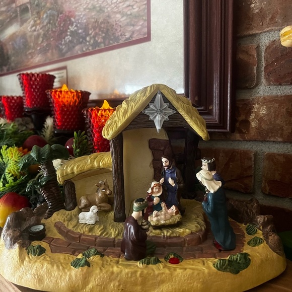 ❤️ Rare Vintage Musical Light Up Nativity Scene Mantel Display - Picture 12 of 12